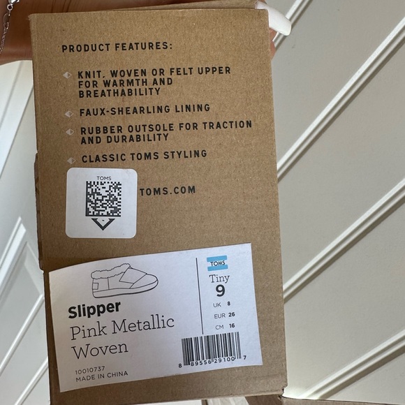 Toms - Picture 2 of 2